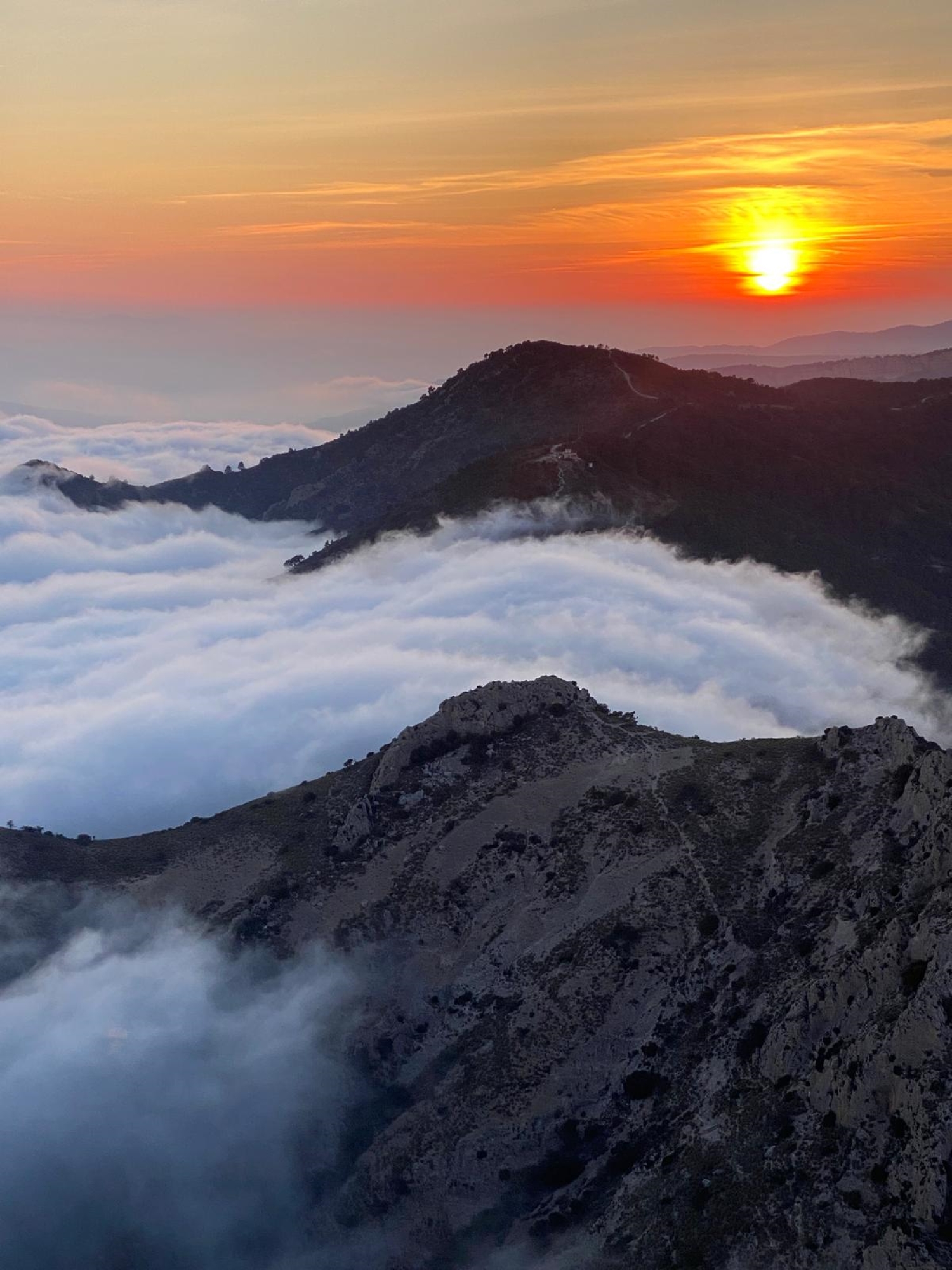 1719677357_Atardecer de nubes