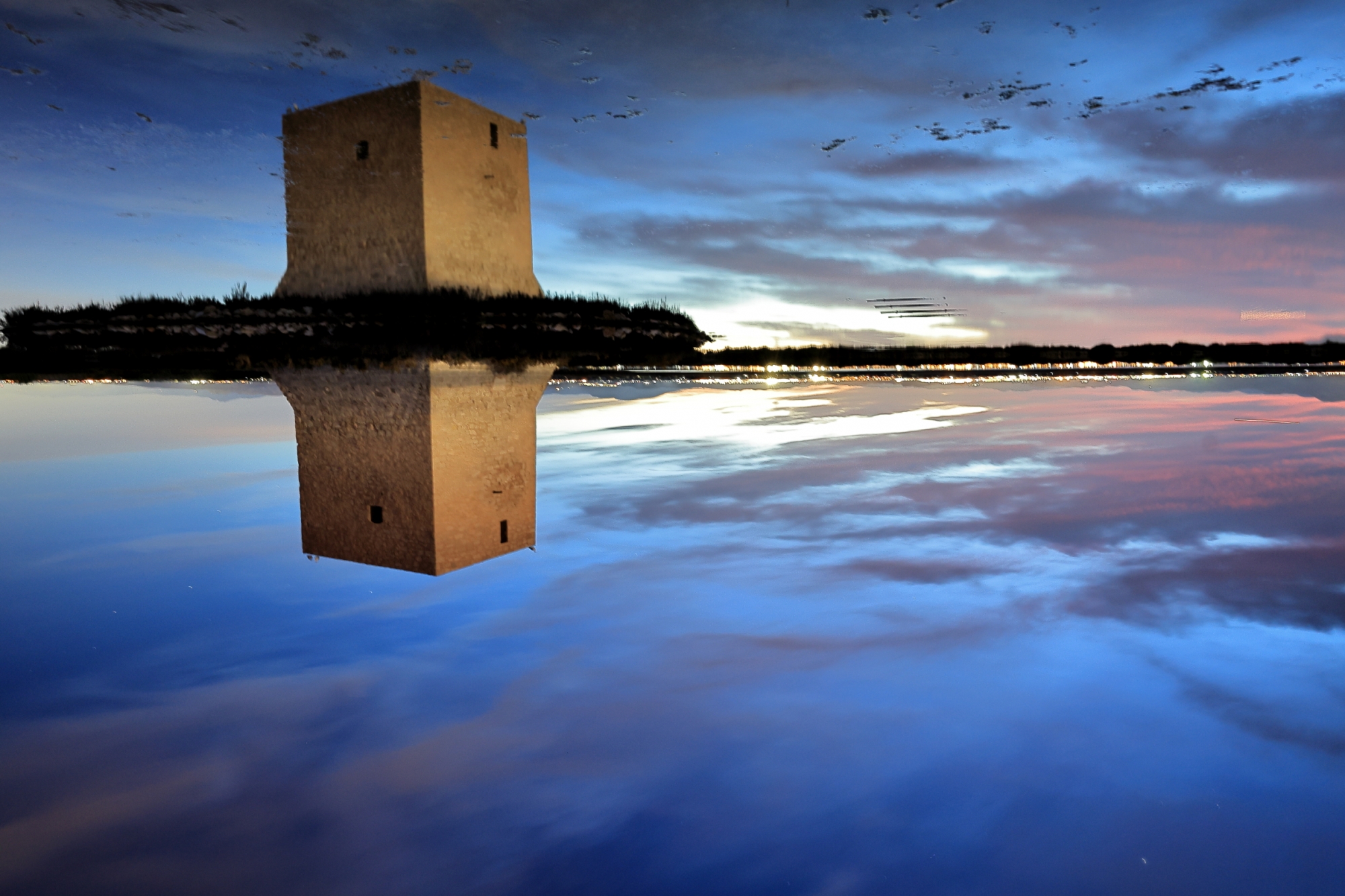 1719693273_Torre Tamarit reflejo