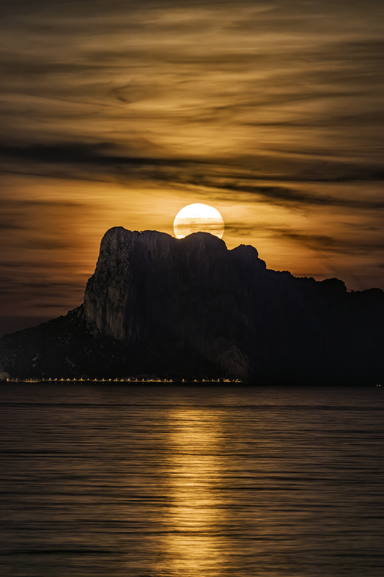 1746558184_Reflejos dorados